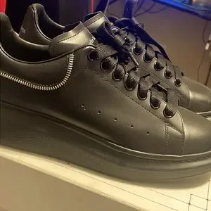 トップス 90's vintage \"ALEXANDER MCQUEEN\"BLACK 46 Alexander McQueen Oversized Leather Sneaker - All Black and